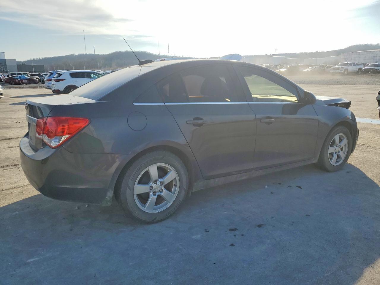 2016 Chevrolet Cruze Limited Lt - Image 3