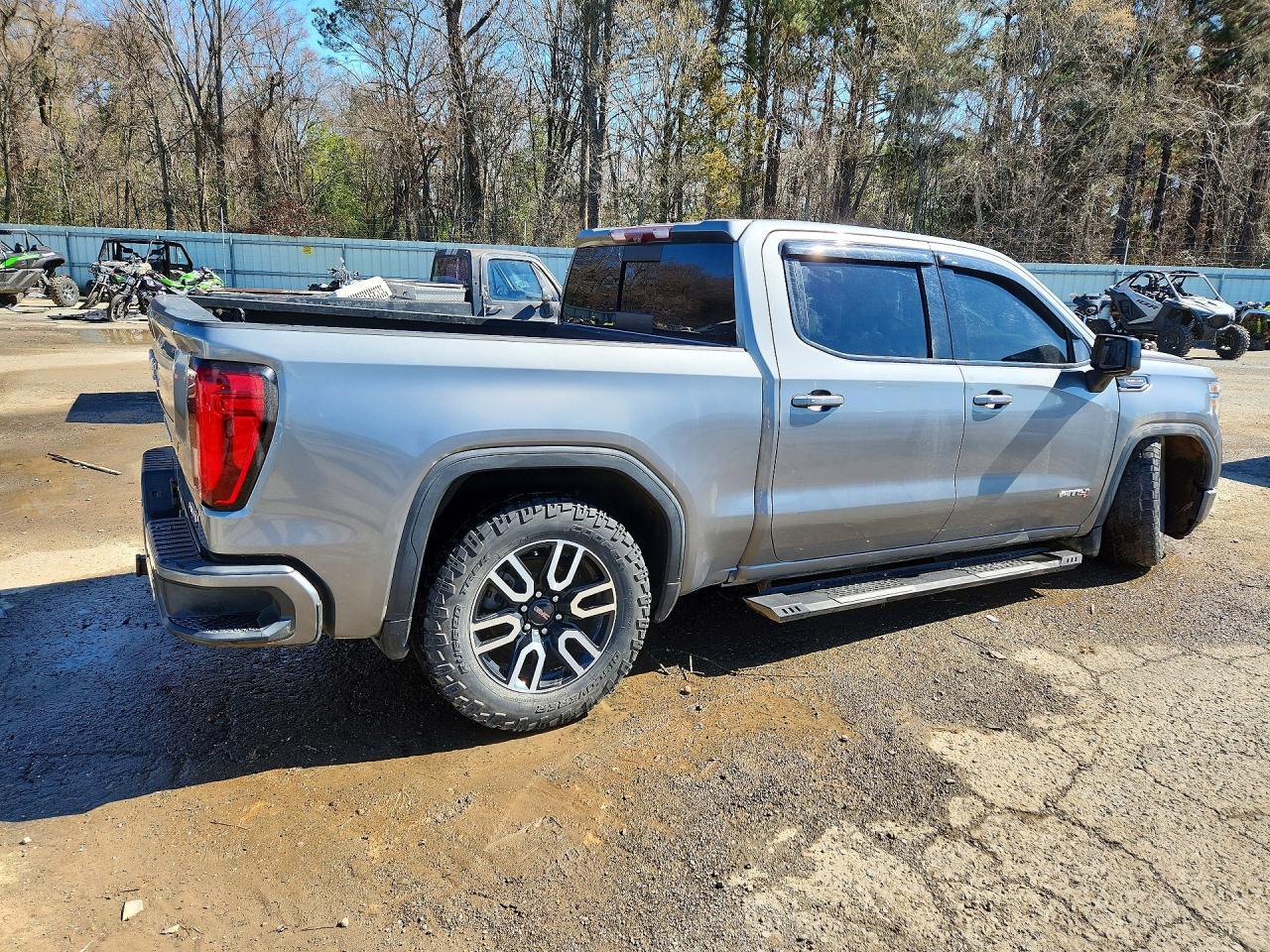 2020 GMC Sierra K1500 At4 - Фото 3