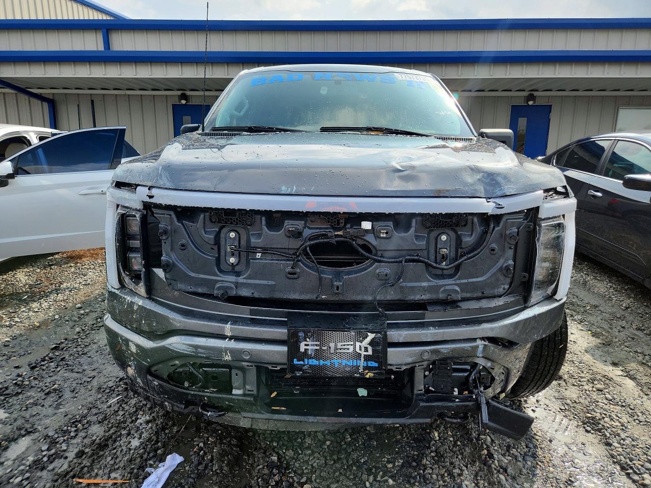 2025 Ford F150 Lightning Xlt - Фото 5