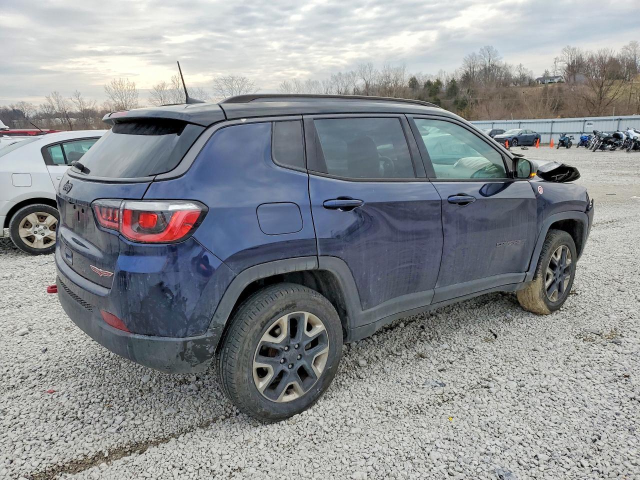 2017 Jeep Compass Trailhawk - Image 3