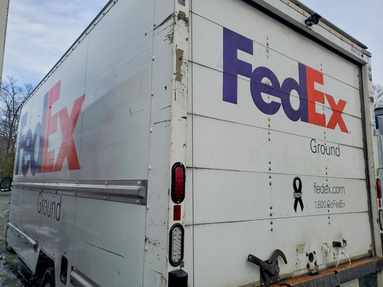 2015 Ford E350 Box Truck - Фото 2