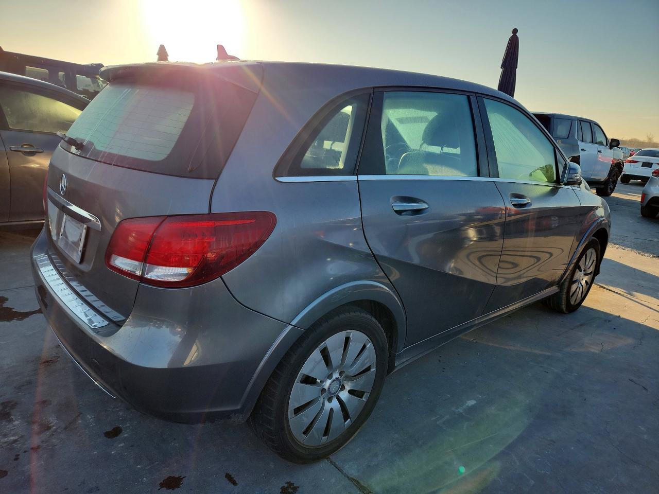 2017 Mercedes-Benz B 250E - Фото 3