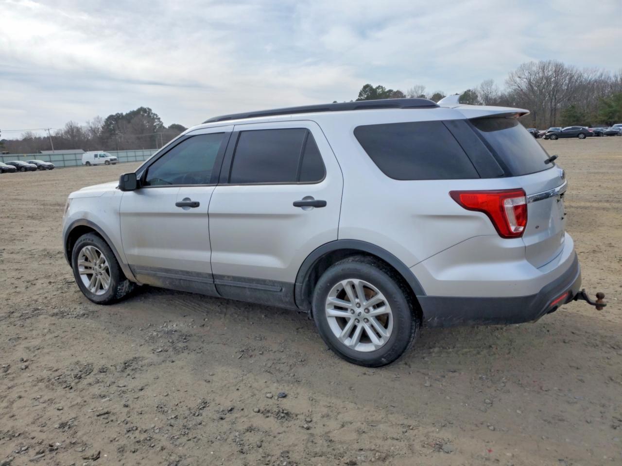 2017 Ford Explorer - Фото 2