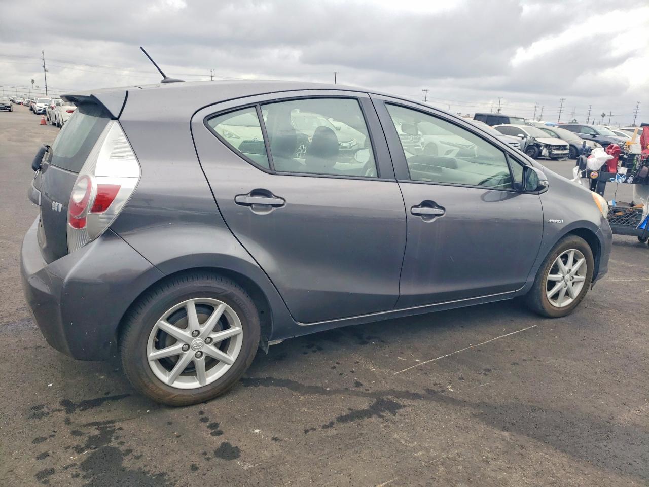 2013 Toyota Prius C - Image 3