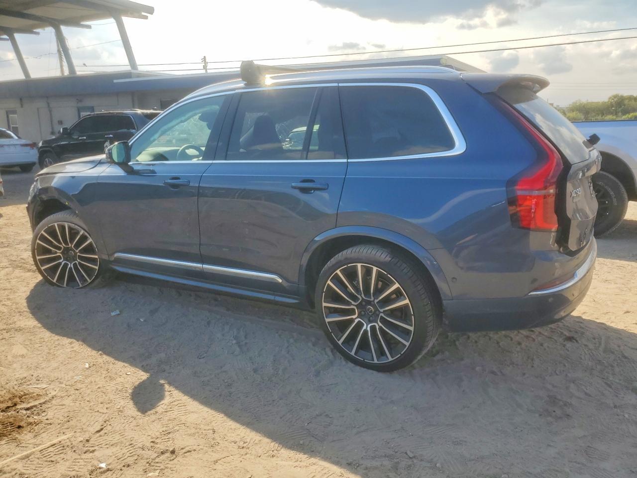 2025 Volvo Xc90 Ultra - Фото 2