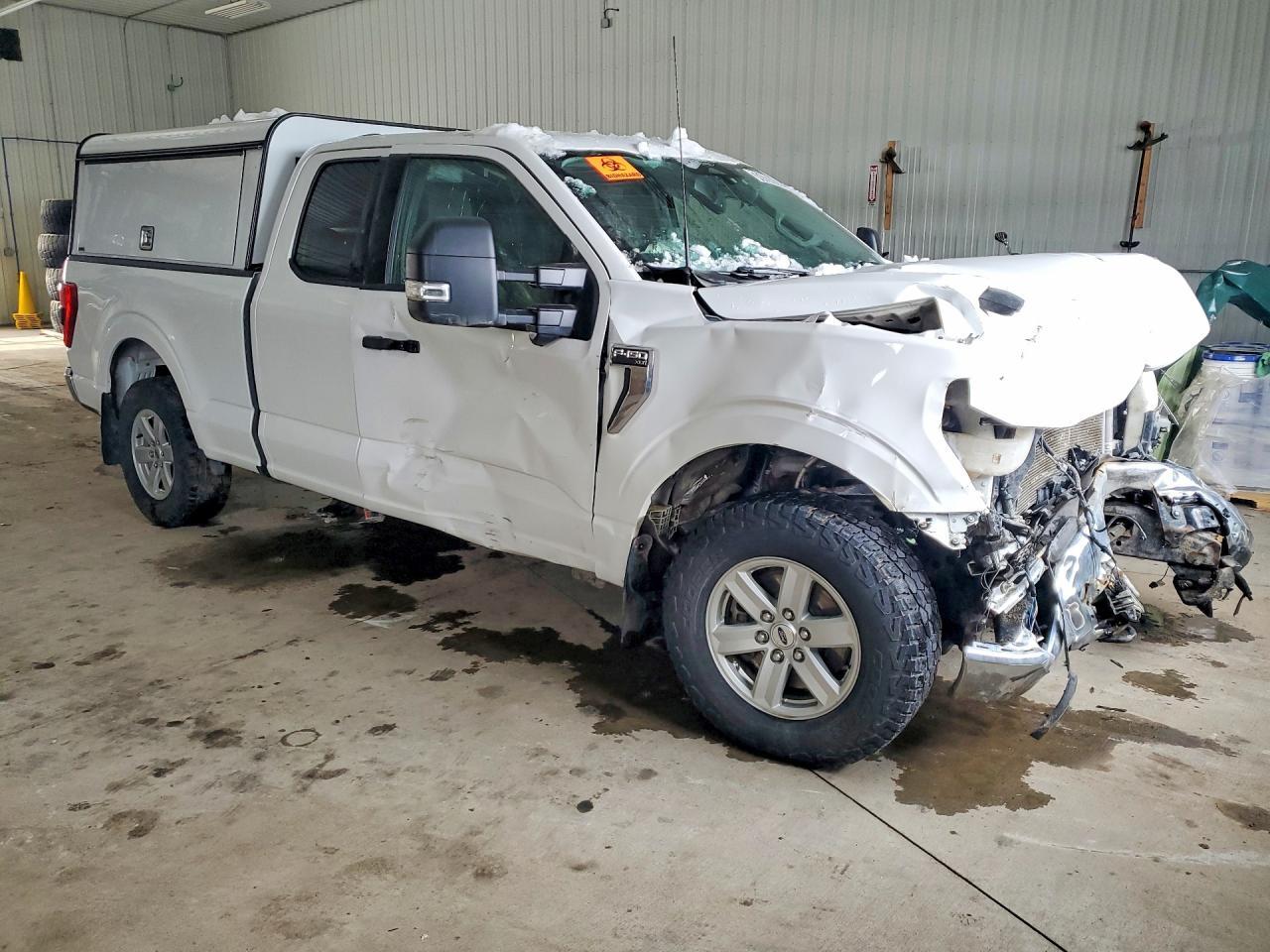 2022 Ford F-150 Super Cab Wt *** Prior Fleet *** - Image 4