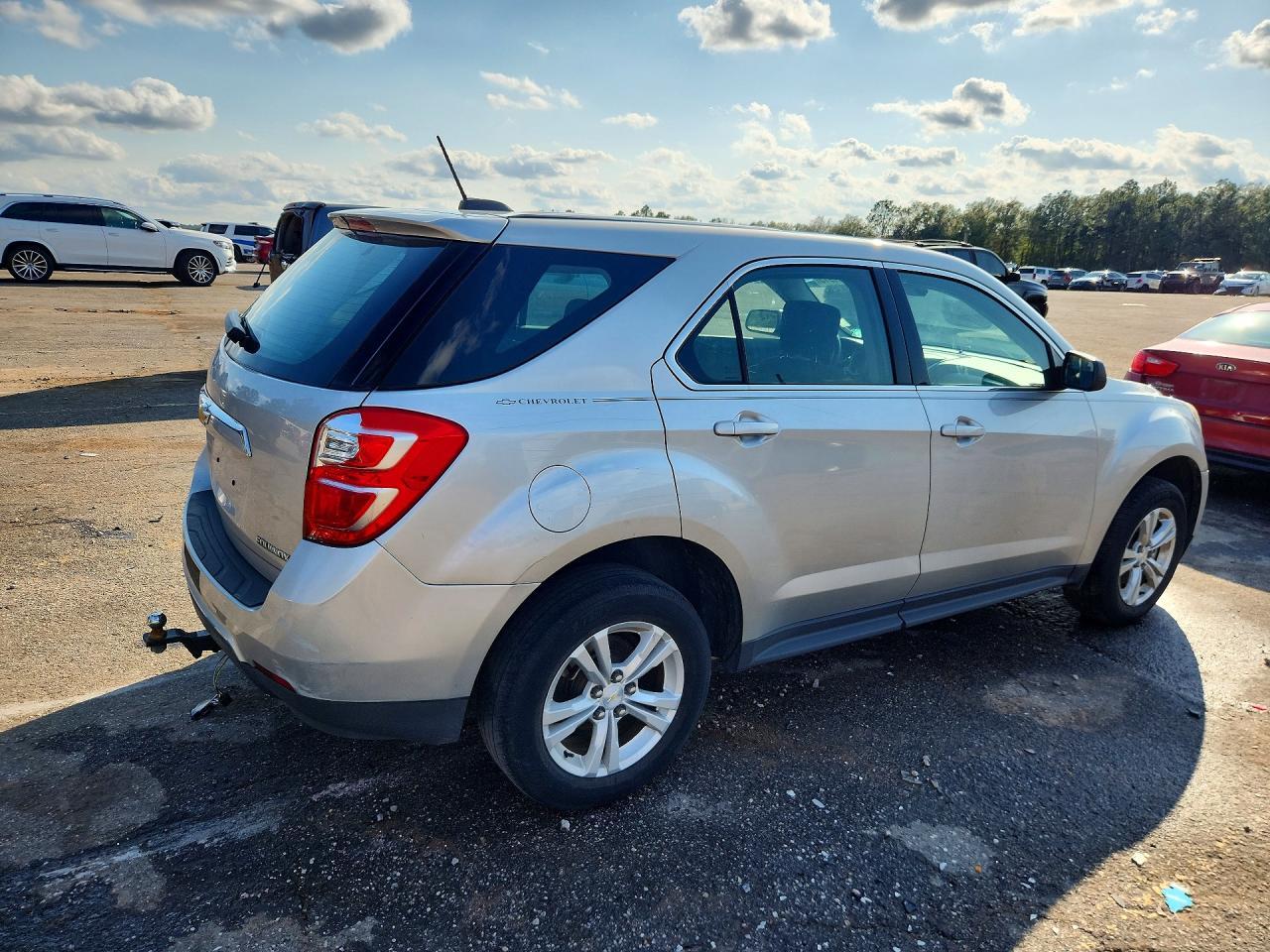 2016 Chevrolet Equinox Ls - Фото 3