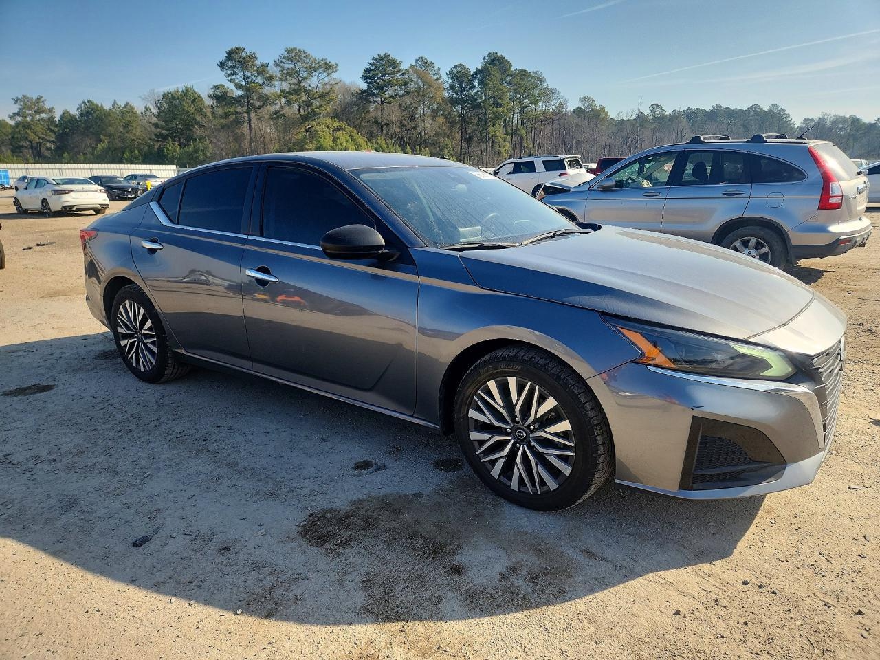 2024 Nissan Altima - Image 4