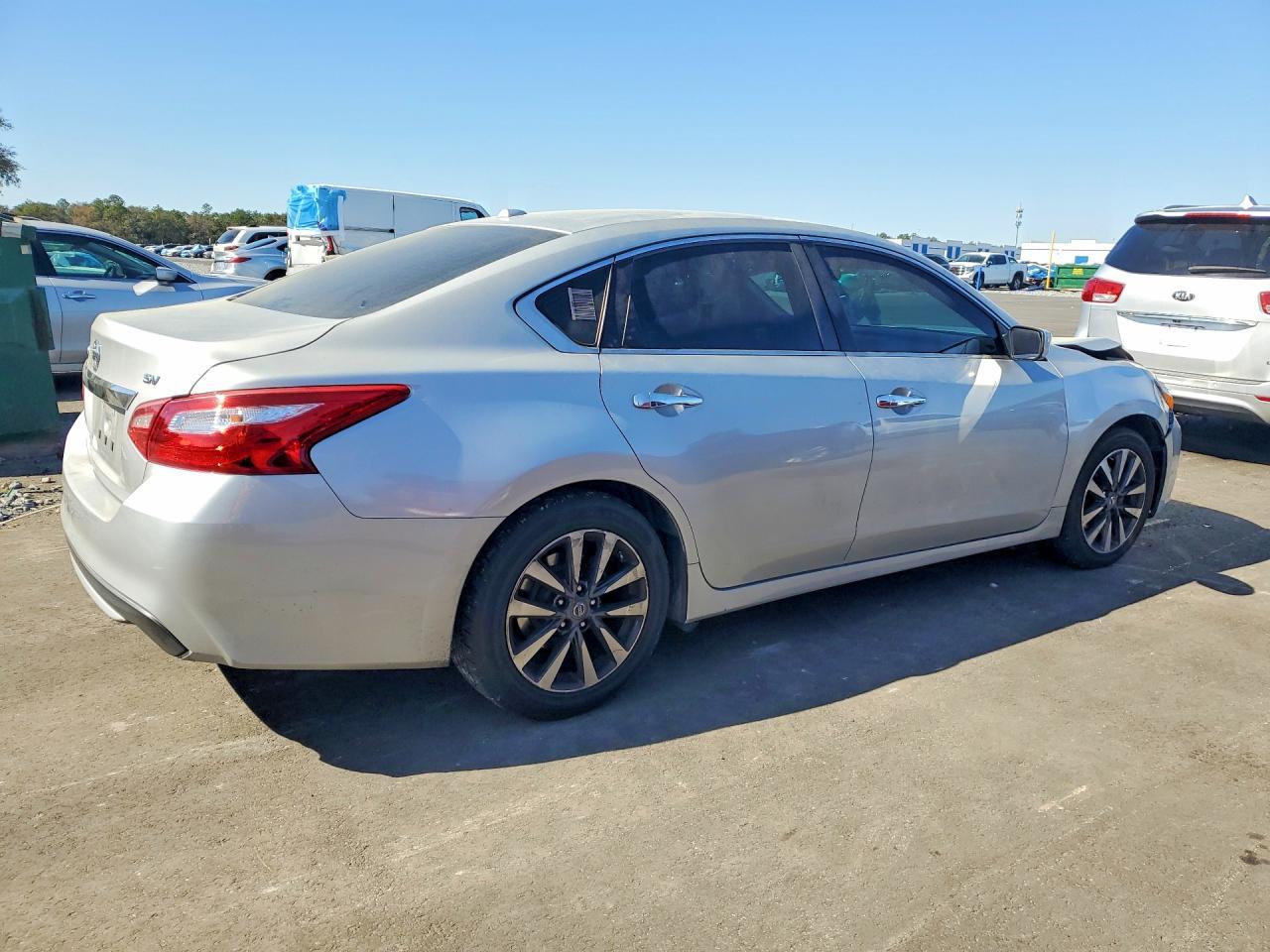 2017 Nissan Altima 2.5 - Фото 3