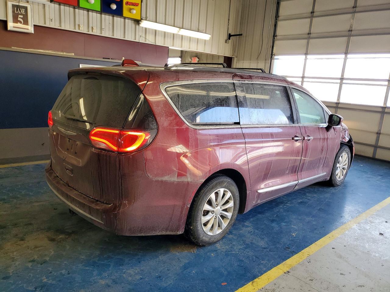 2019 Chrysler Pacifica Touring L - Фото 3