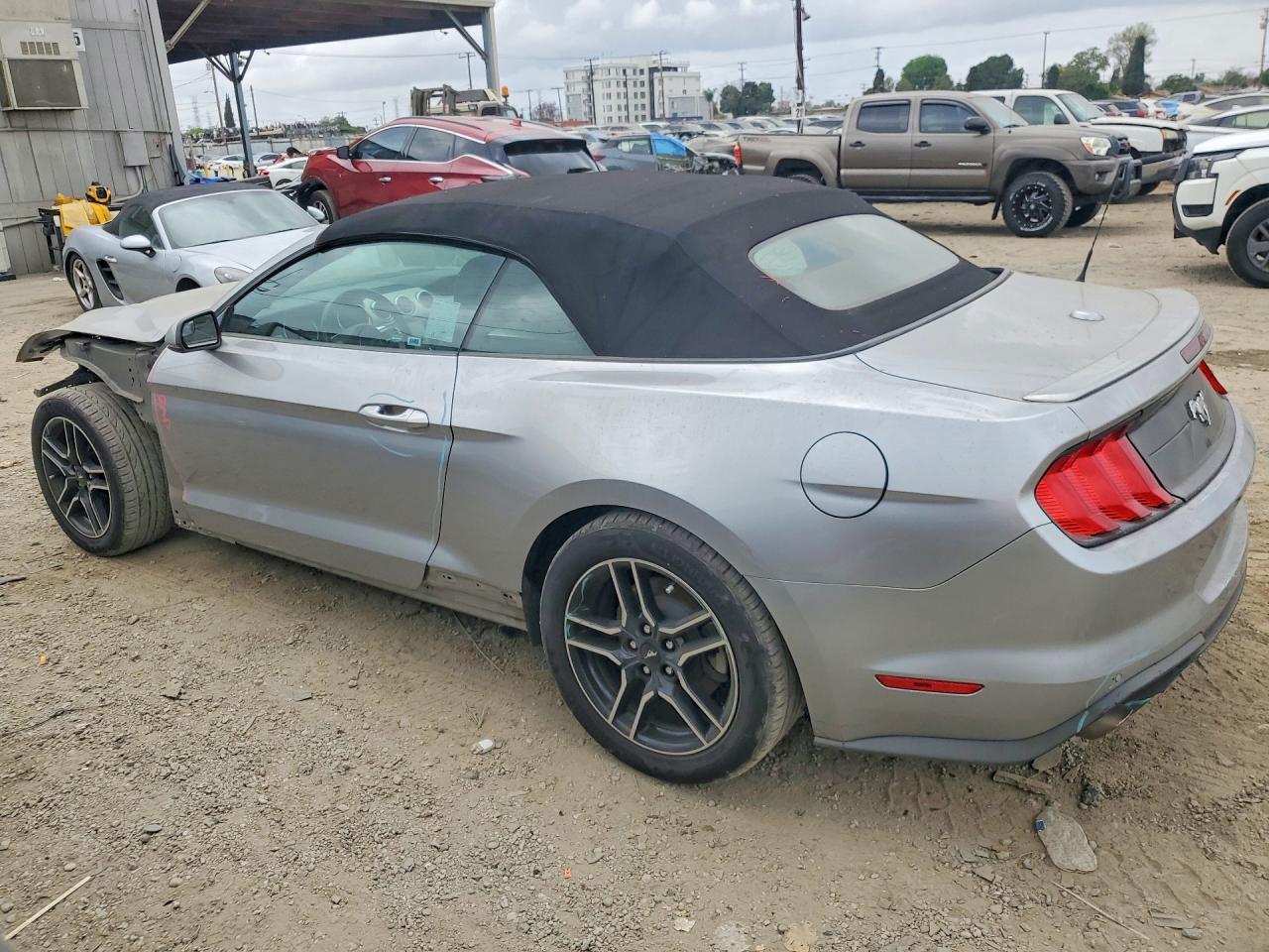 2020 Ford Mustang - Фото 2