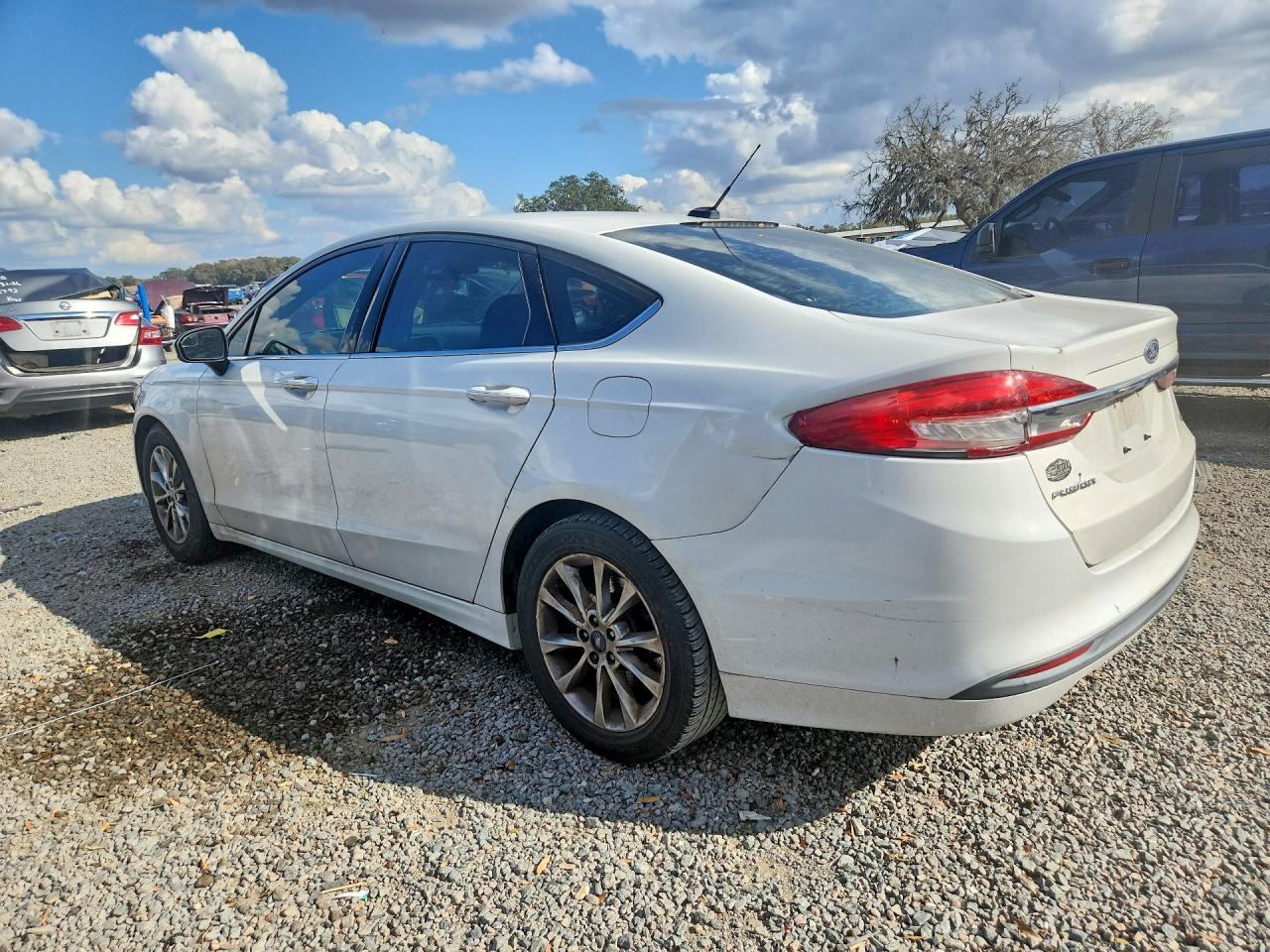 2017 Ford Fusion Se - Image 2