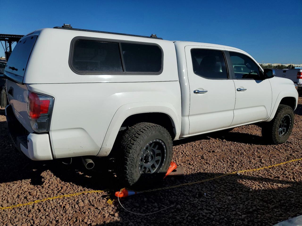 2017 Toyota Tacoma Double Cab - Фото 3