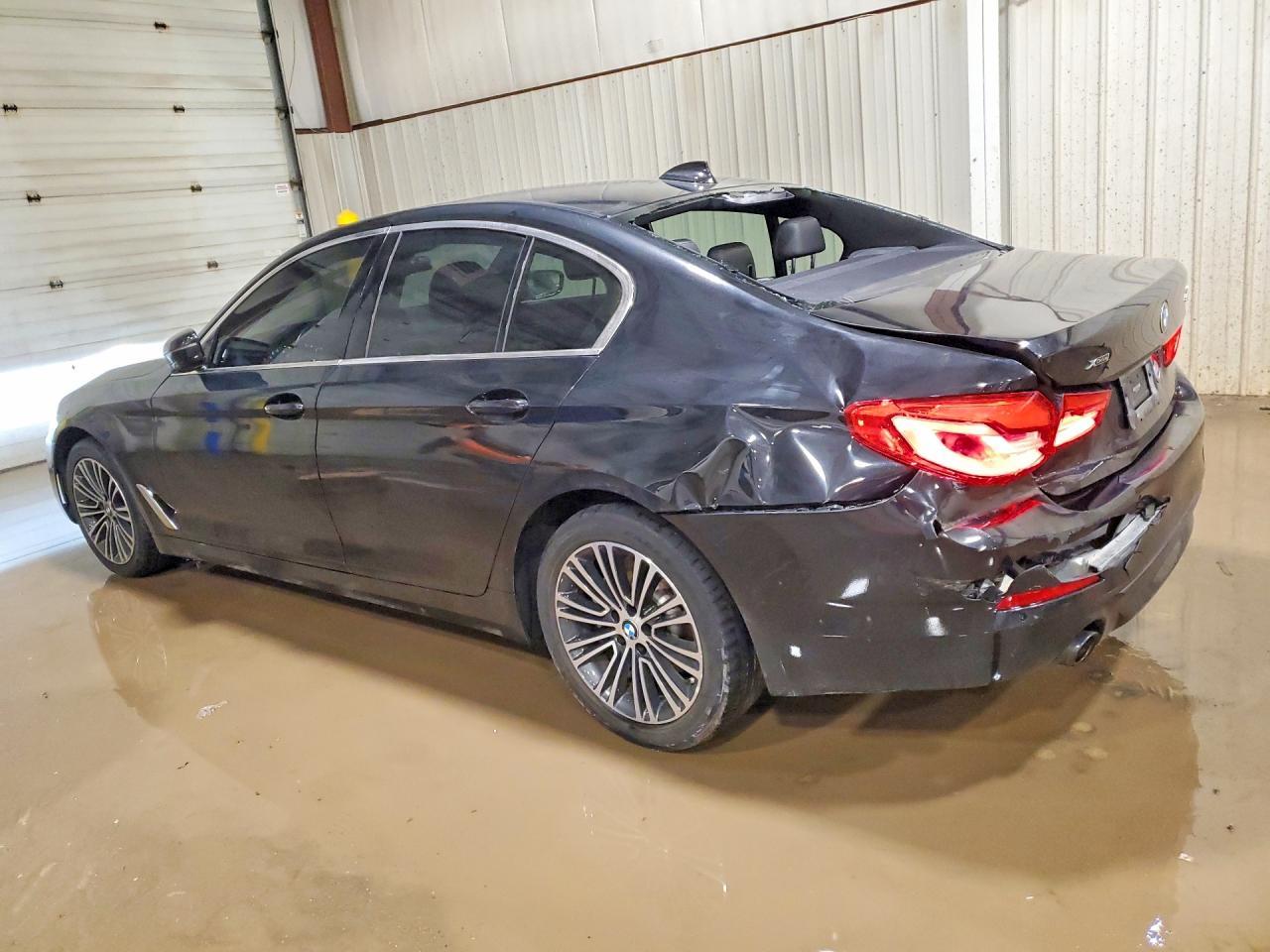 2019 BMW 530 Xi - Фото 2