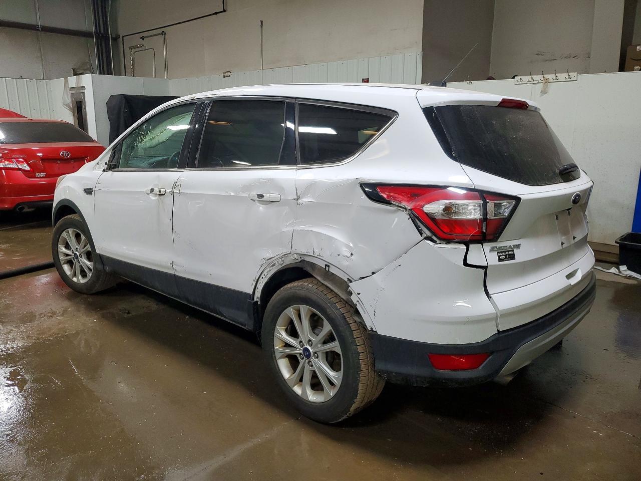 2017 Ford Escape Se - Фото 2