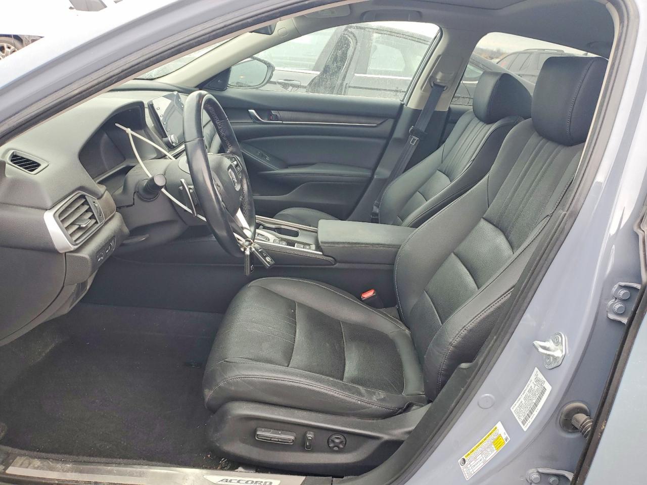 2021 Honda Accord Touring Hybrid - Image 7