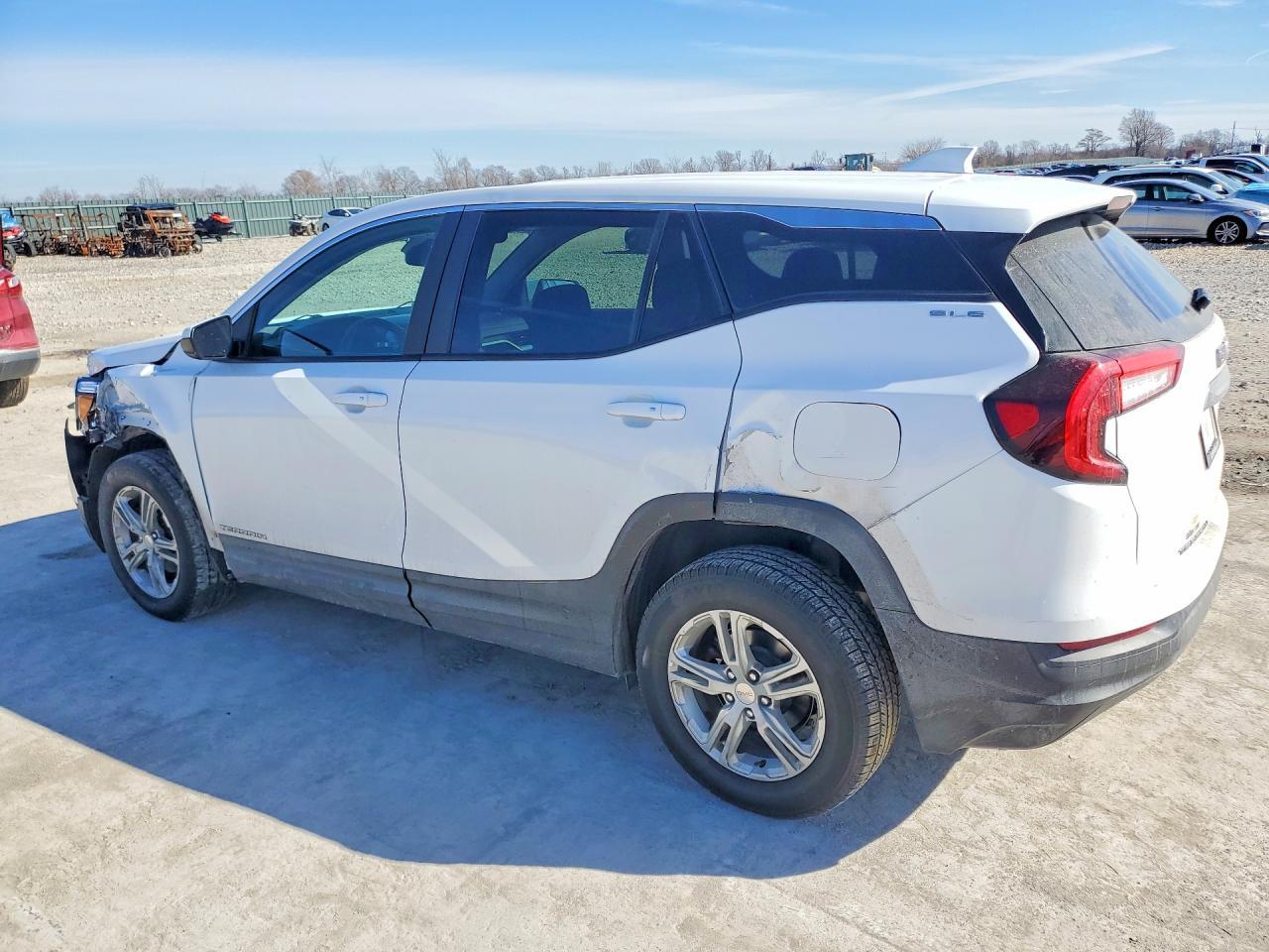 2022 GMC Terrain Sle - Image 2