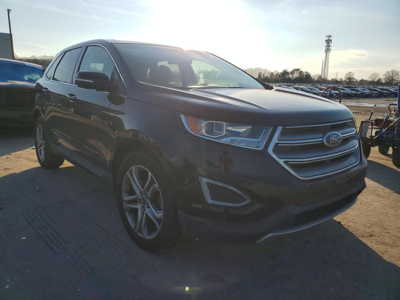 2016 Ford Edge Titanium - Image 4