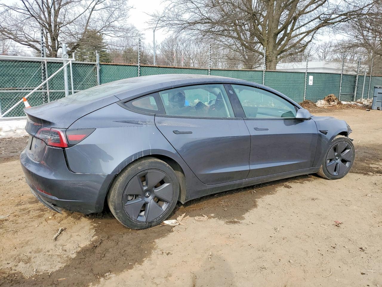2023 Tesla Model 3 - Фото 3