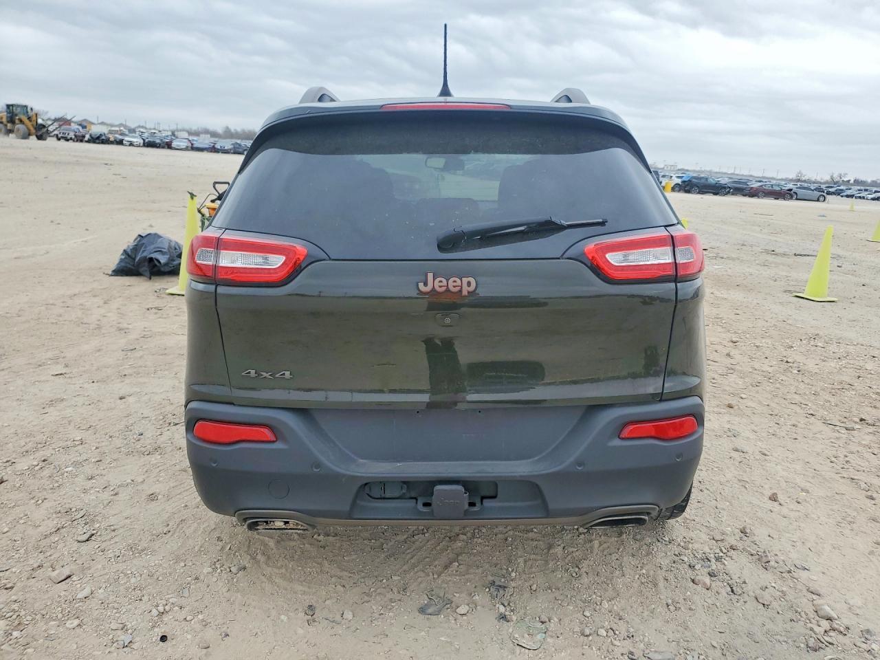 2017 Jeep Cherokee Latitude - Image 6