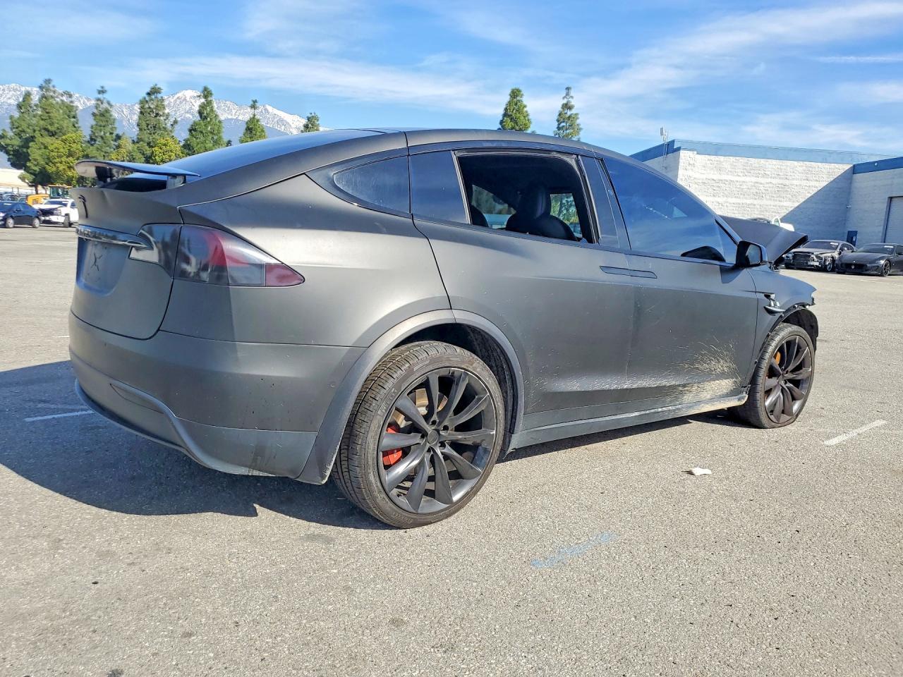 2020 Tesla Model X - Фото 3