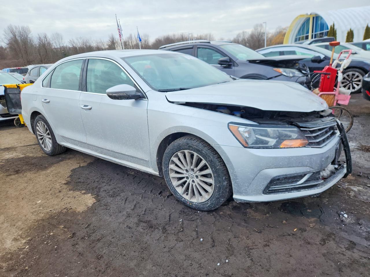 2016 Volkswagen Passat Se - Фото 4
