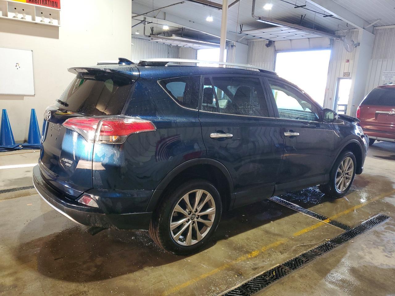 2017 Toyota Rav4 Limited - Фото 3