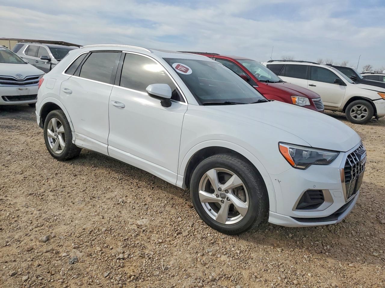 2020 Audi Q3 Premium - Фото 4