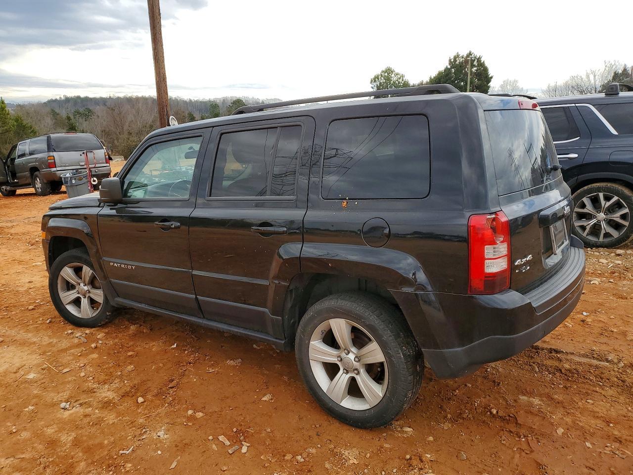 2012 Jeep Patriot Latitude - Фото 2