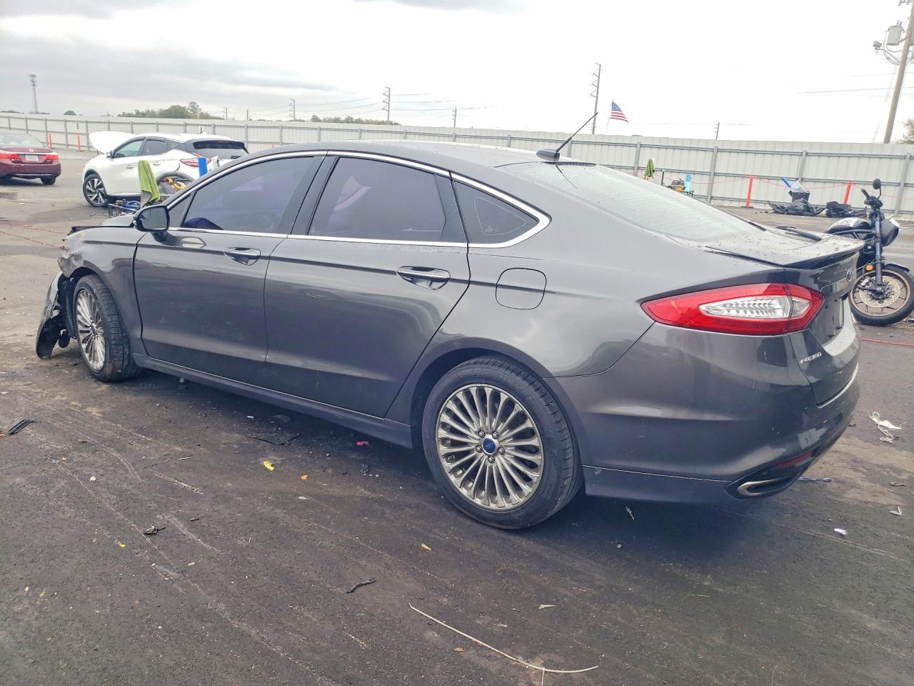 2015 Ford Fusion Titanium - Фото 2