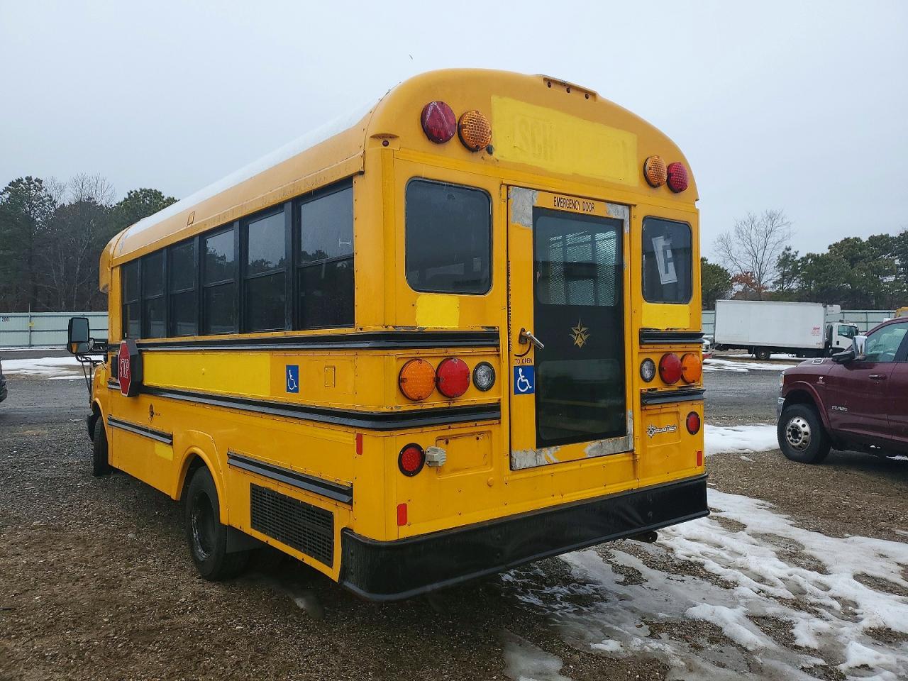 2012 Chevrolet Express School Bus - Фото 3