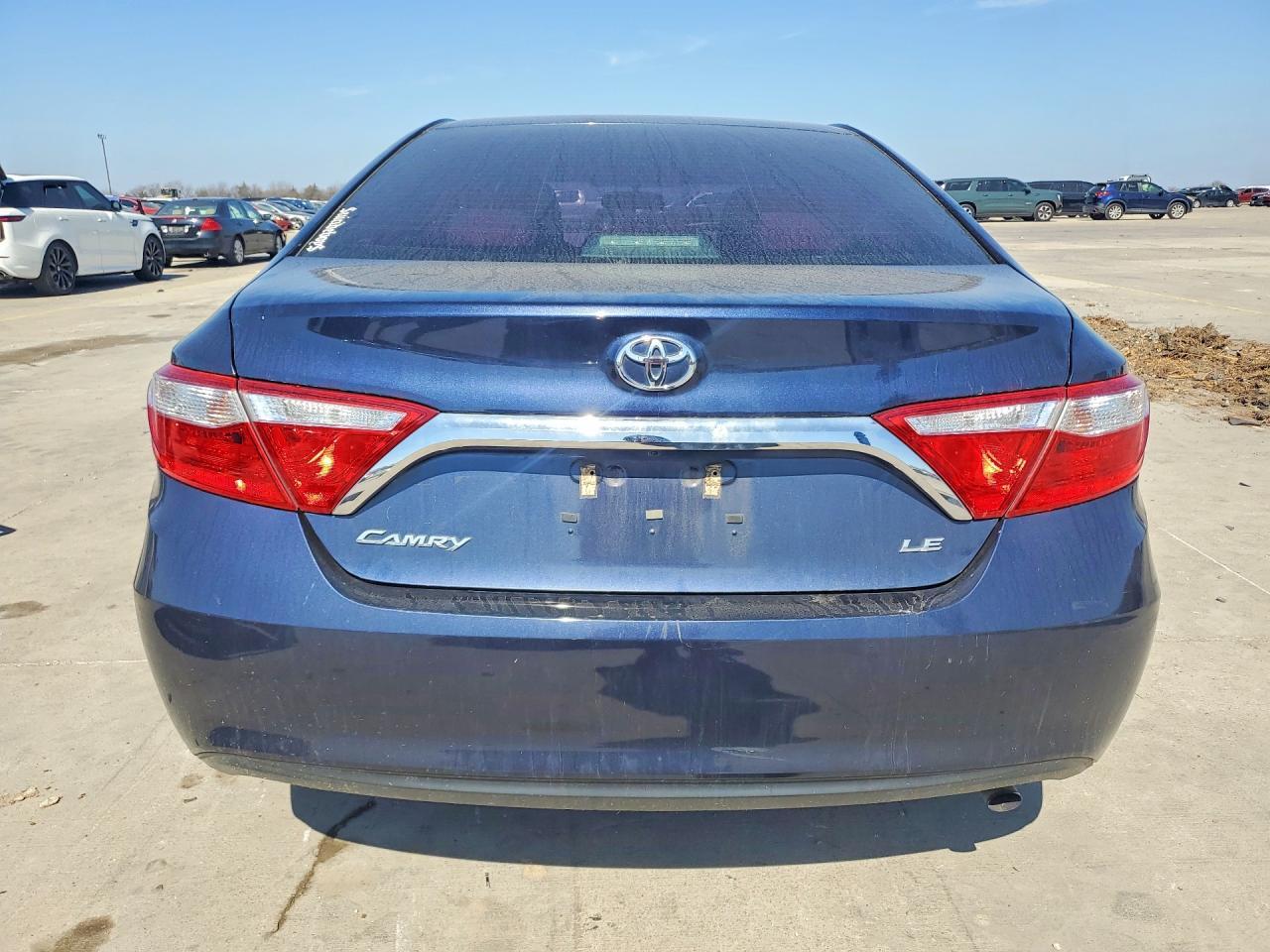 2017 Toyota Camry Le - Фото 6