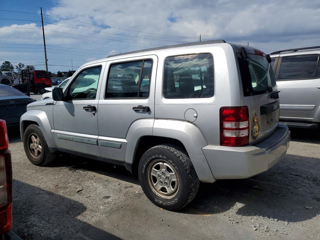 2008 Jeep Liberty Sport - Фото 2