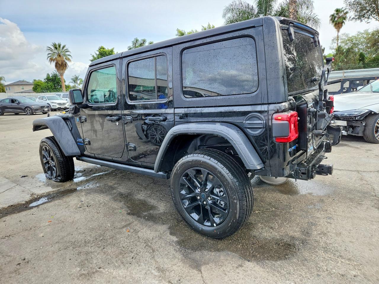 2024 Jeep Wrangler 4Xe - Image 2