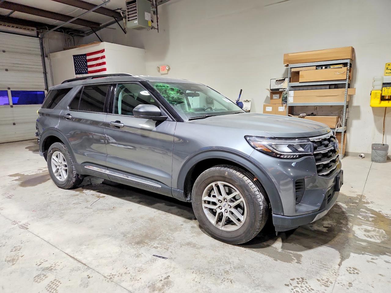 2025 Ford Explorer Active - Фото 4