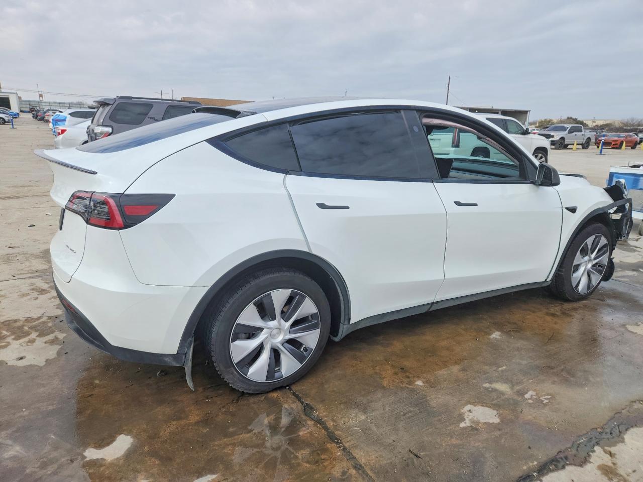 2023 Tesla Model Y - Фото 3