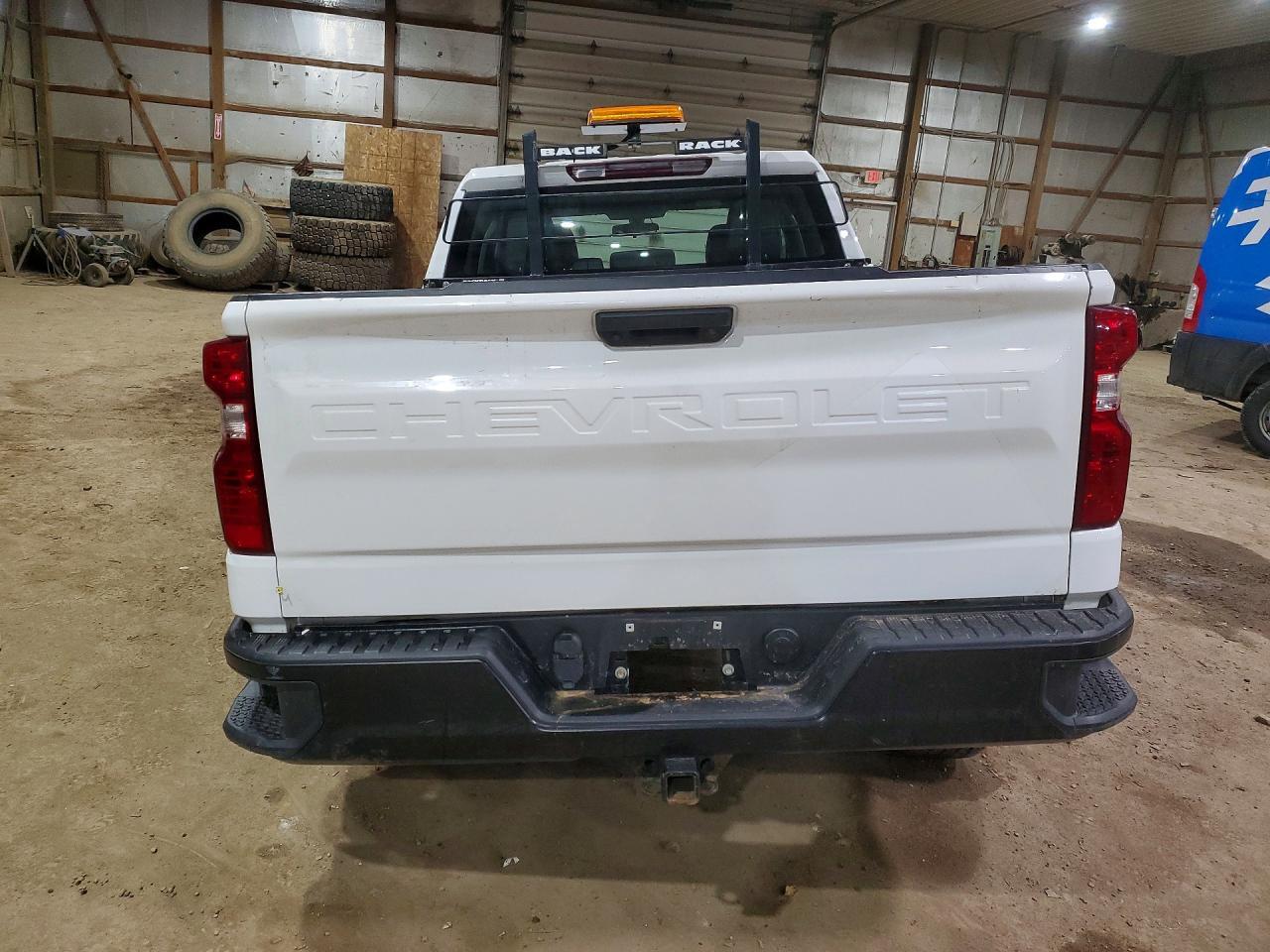 2022 Chevrolet Silverado C1500 - Фото 6