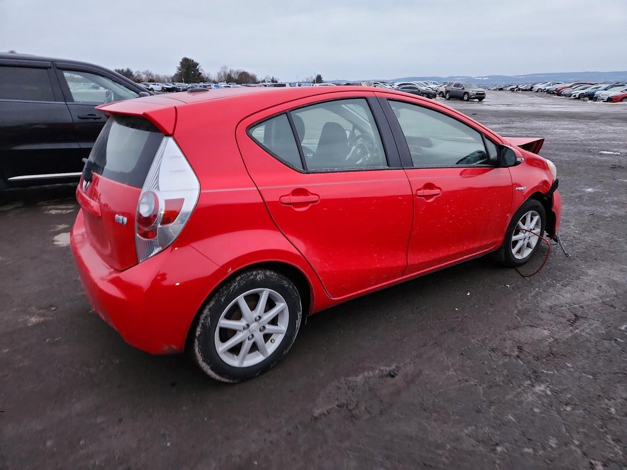 2014 Toyota Prius C Three - Фото 3