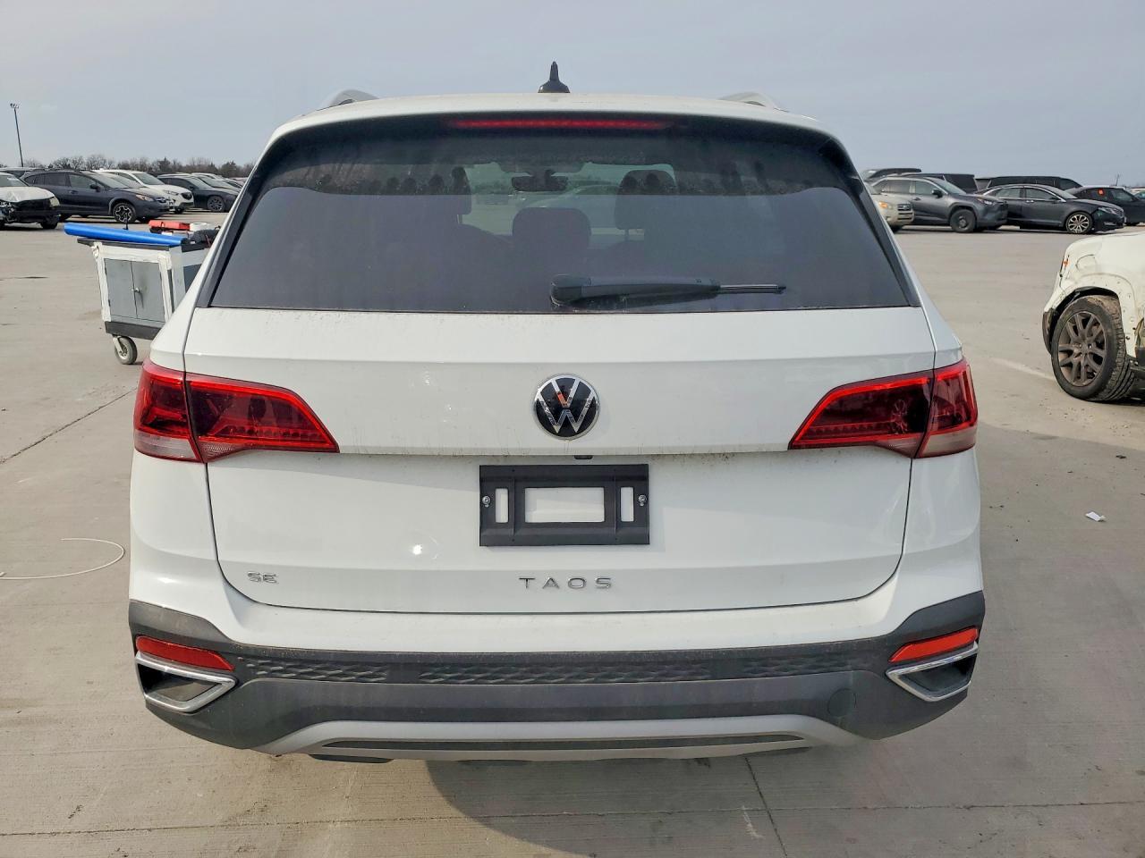 2024 Volkswagen Taos Se - Фото 6