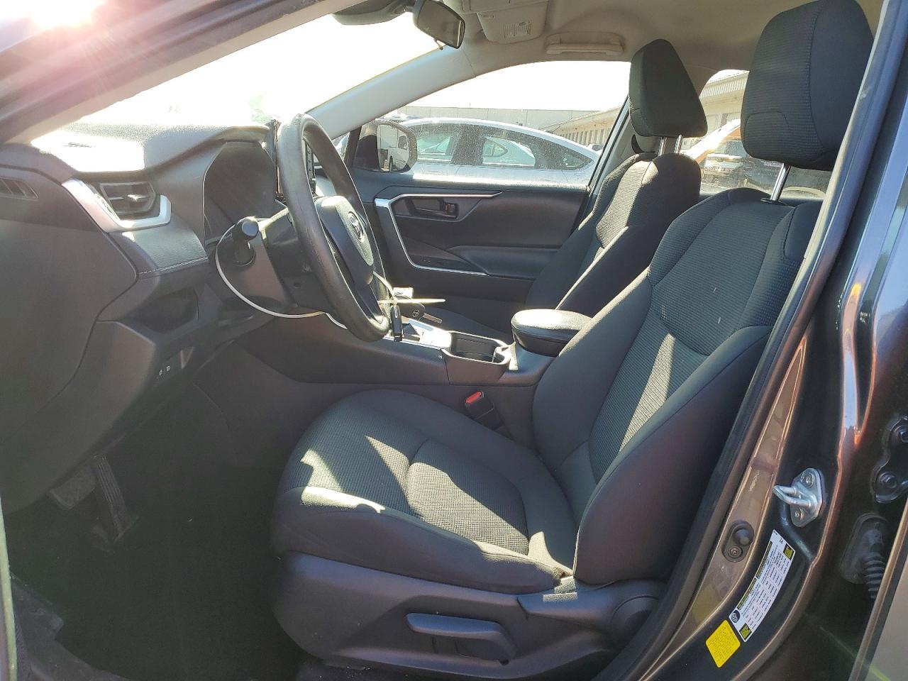 2021 Toyota Rav4 Le - Image 7