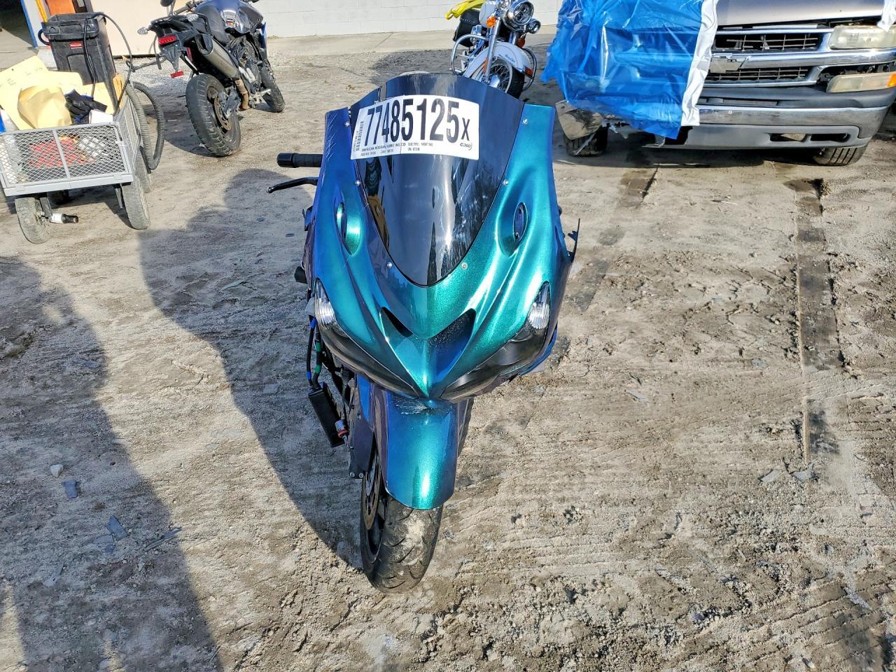 2025 Kawasaki Zx1400 J - Фото 2