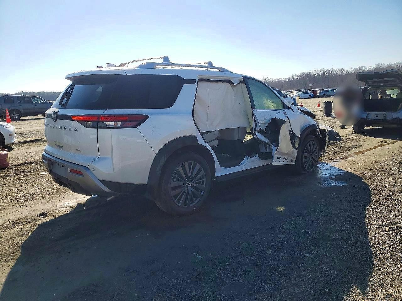 2025 Nissan Pathfinder Sl - Фото 3