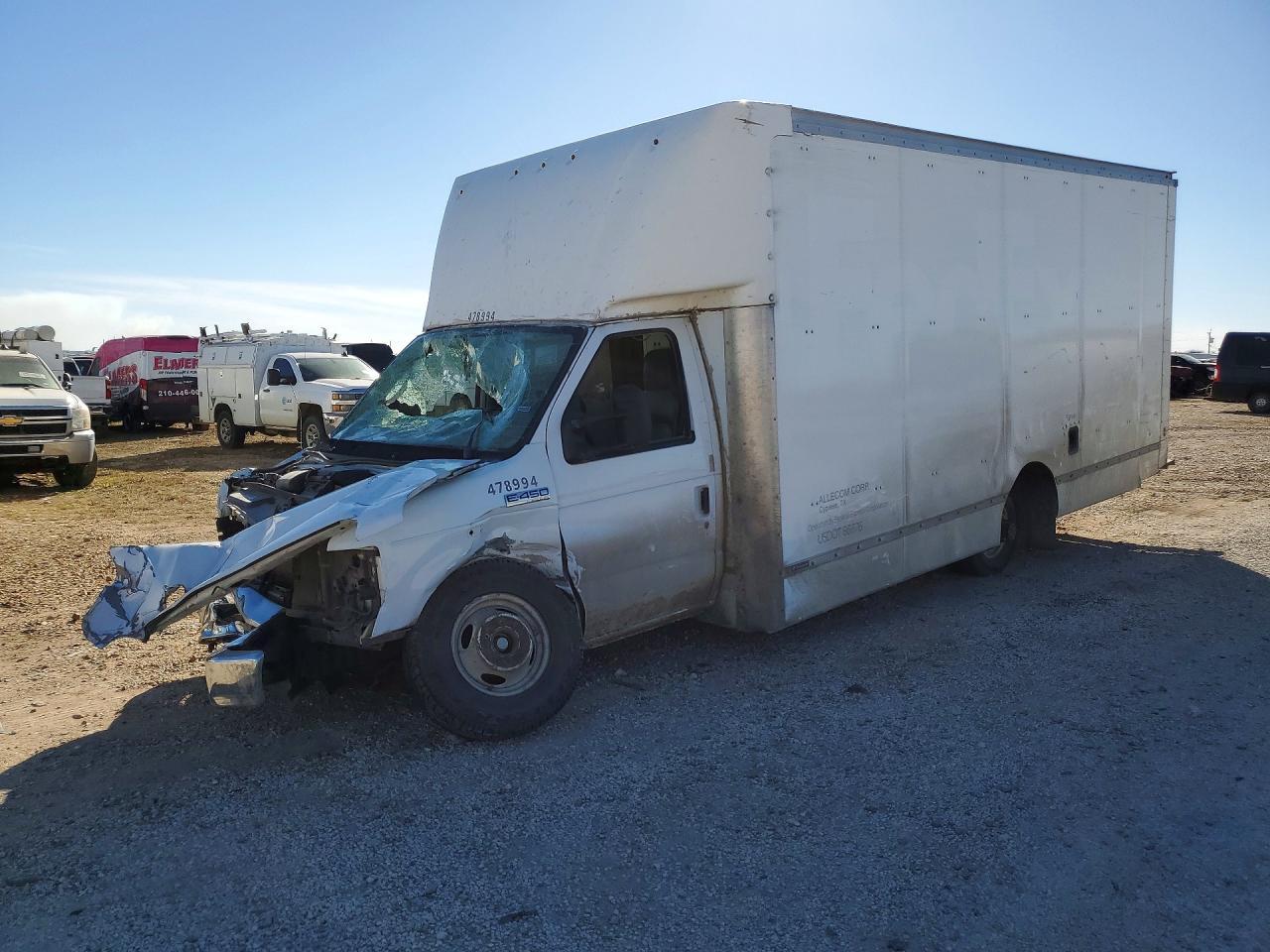 2022 Ford E450 Delivery Truck