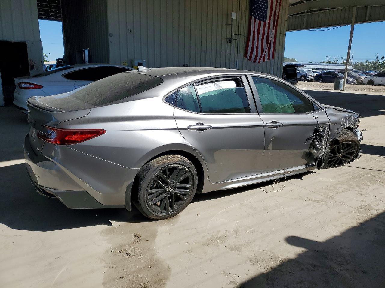 2026 Toyota Camry Xse - Image 3