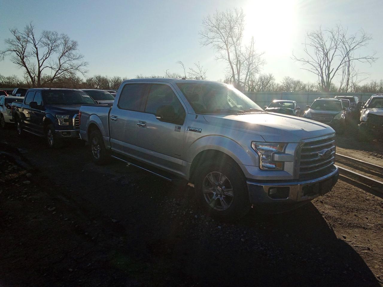 2015 Ford F150 Supercrew - Фото 4