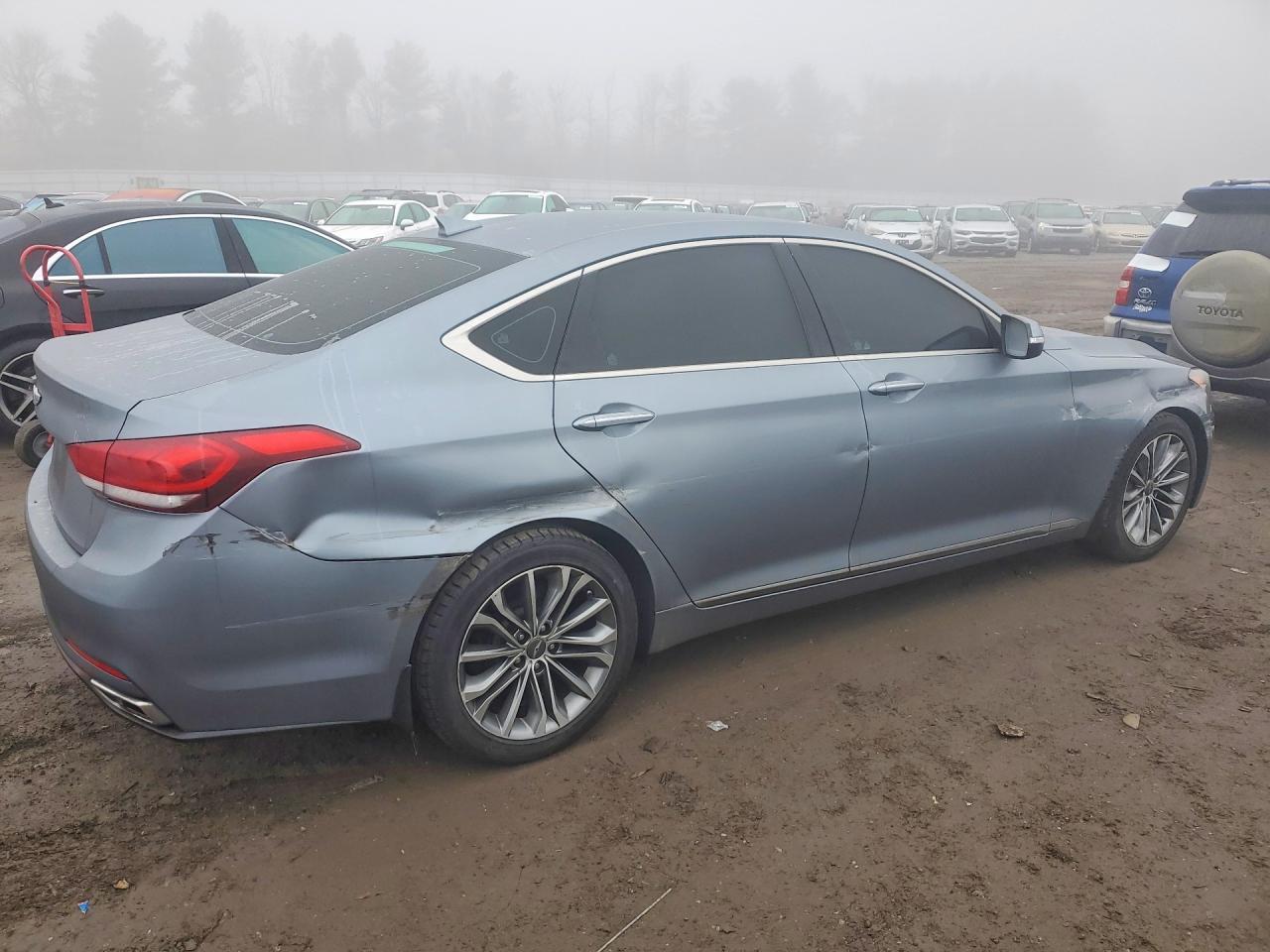 2015 Hyundai Genesis 3.8L - Фото 3