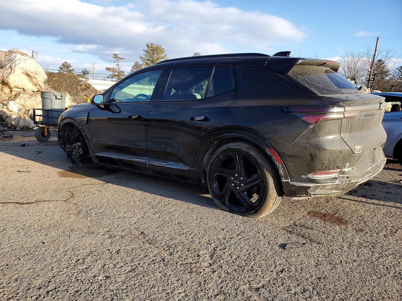 2025 Chev Equinox - Фото 2