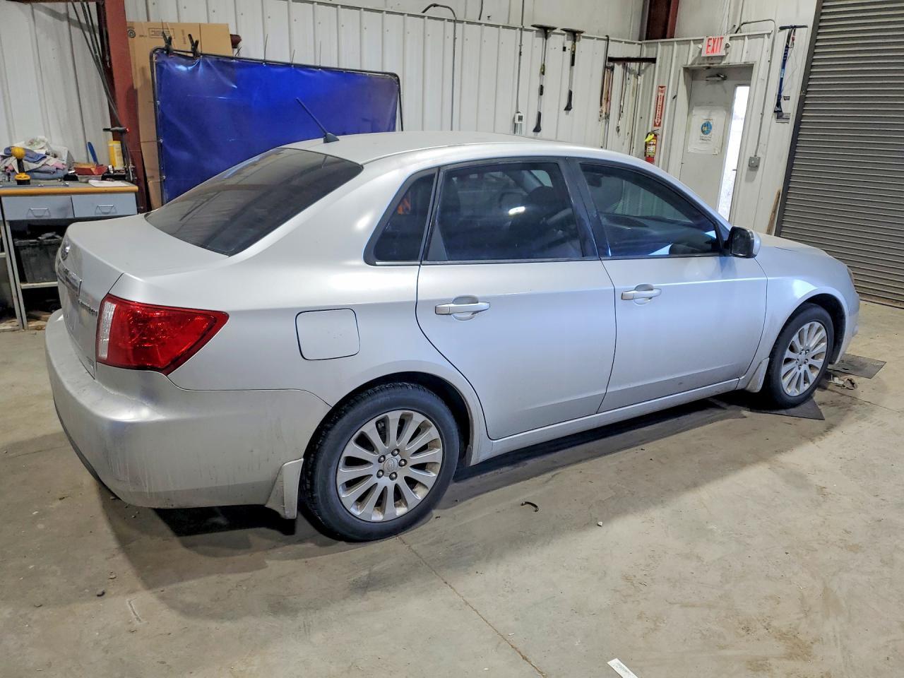 2010 Subaru Impreza 2.5I Premium - Фото 3