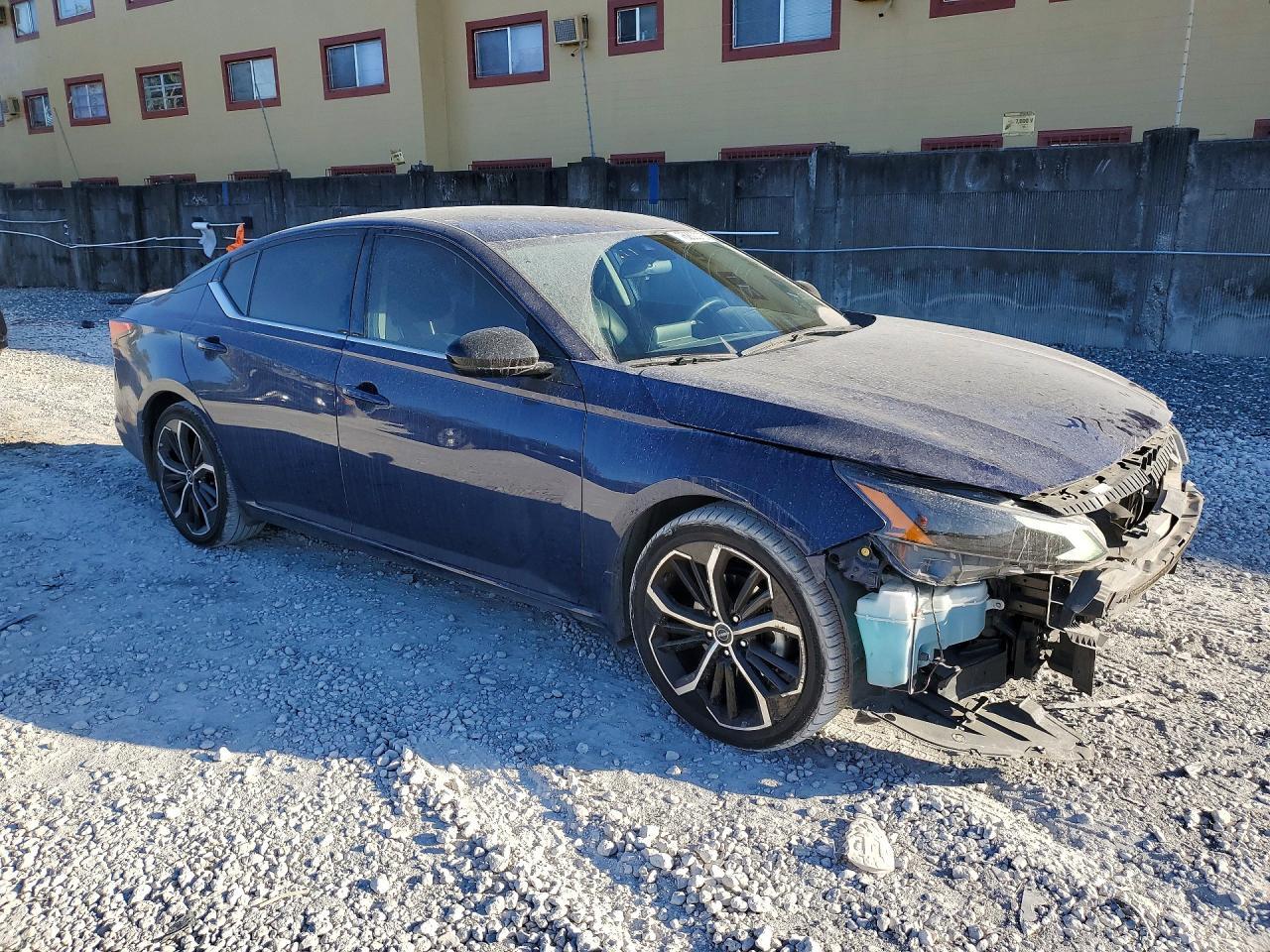 2023 Nissan Altima Sr - Image 4