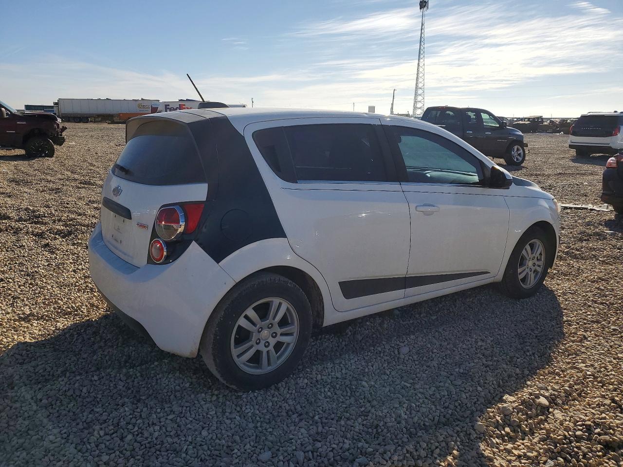 2015 Chevrolet Sonic Lt - Фото 3